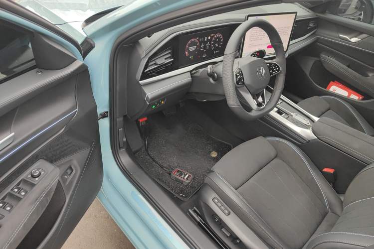 Used Volkswagen Passat 2025 Pro 380TSI Starry Dragon Luxury Edition
