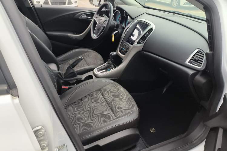 Used Buick GT 2014 XT 1.6L Automatic Fashion Edition
