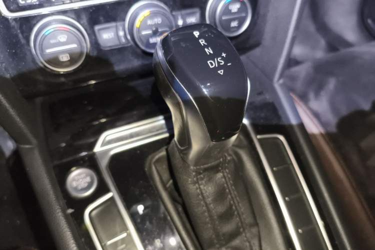 Used Volkswagen Magotan 2018 330TSI DSG Luxury Model
