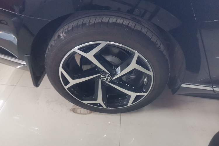 Used Volkswagen Magotan 2025 Zhongxiang Version 330TSI DSG Luxury Edition