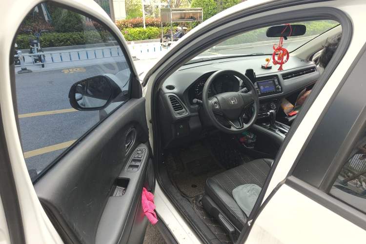 Used Honda Vezel 2017 1.8L CVT Front-Wheel Drive Pioneer Edition Driver Seat