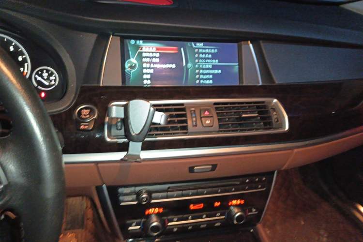 Used BMW 5 Series GT 2014 528i Leading Model Audio And AC Panel
