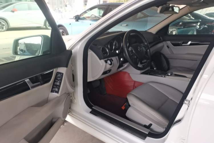 Used Mercedes-Benz C-Class 2013 C 180 Classic Grand Edition
