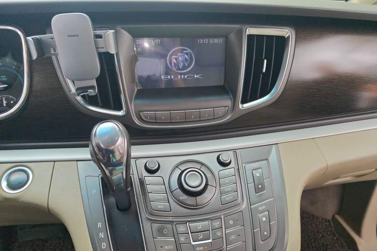 Used Buick GL8 2013 2.4L LT Luxury Business Executive Edition
