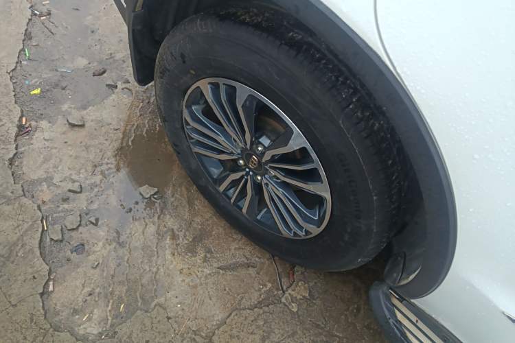 Used Geely Auto Vision X6 2016 1.8L Manual Luxury Model
