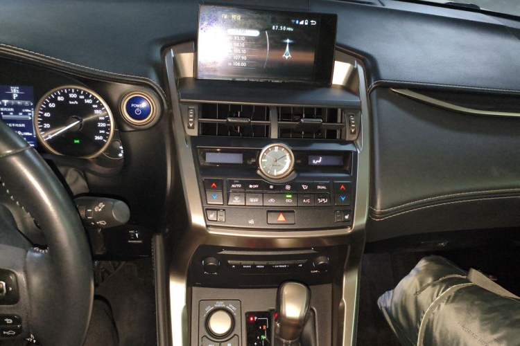 Used Lexus NX 2015 300h All-Wheel-Drive Fēngzhì Edition