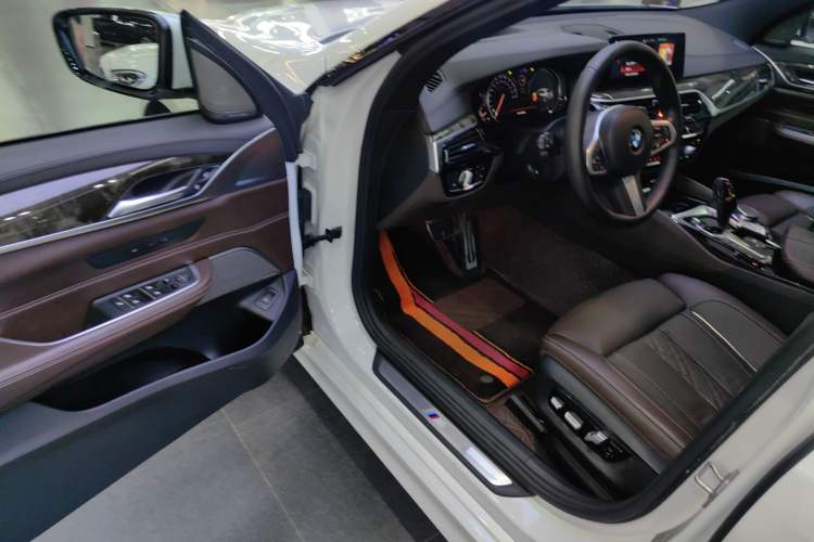 Used BMW 6 Series GT 2018 640i xDrive M Sport Package
