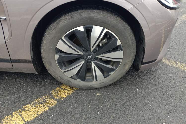 Used CHANGAN NEVO A07 2023 Range-Extended 200 Pro Right Front Wheel Hub