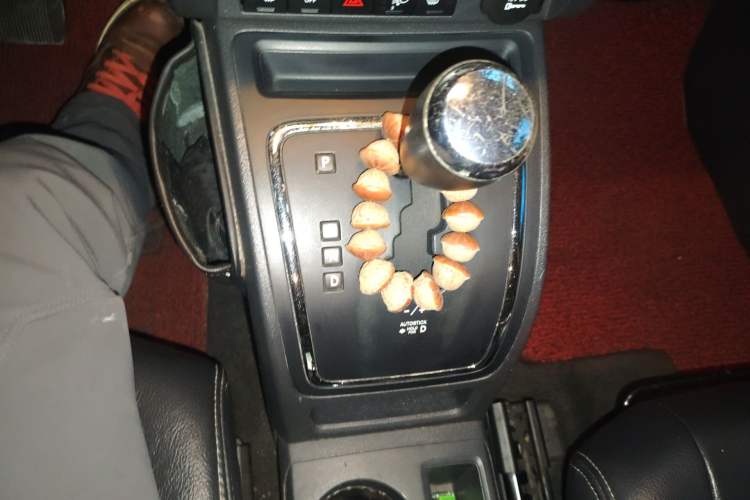 Used Jeep Compass 2013 2.0L two-wheel drive luxury version
