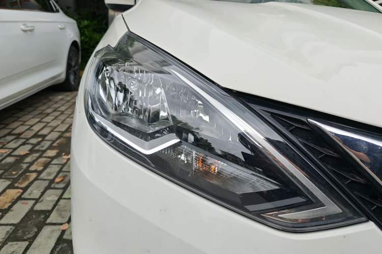 Used Nissan Sylphy 2019 Classic 1.6XE CVT Comfort Edition Right Front Headlight
