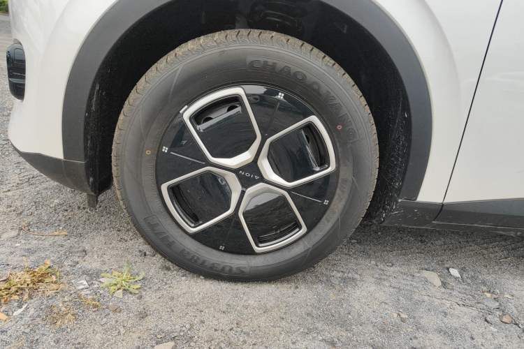 Used AION UT 2025 330 Starlight Edition Left Front Wheel Hub