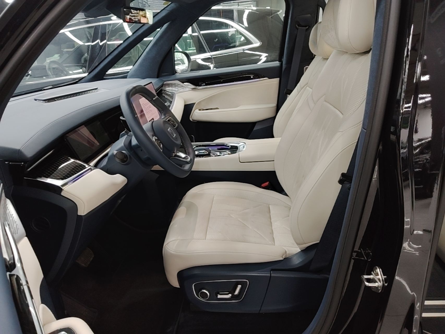 Zeekr 009 2024 Six-Seat Executive Version 4WD 108 kWh — снимка 17