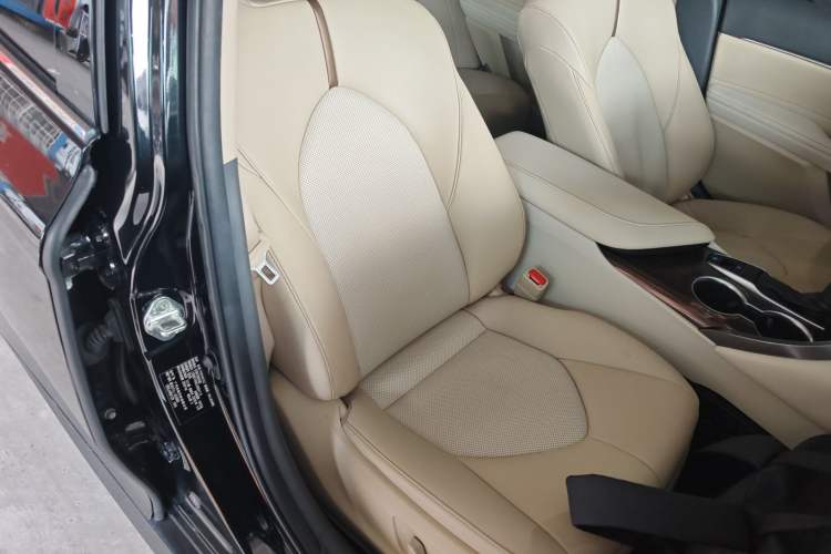 Used Toyota Camry 2019 2.0G Luxury Edition China VI Standard
