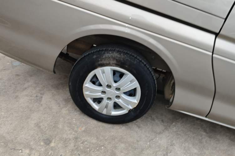 Used FORTHING Lingzhi 2022 M5L 1.6L Utility Model 7 Seats
