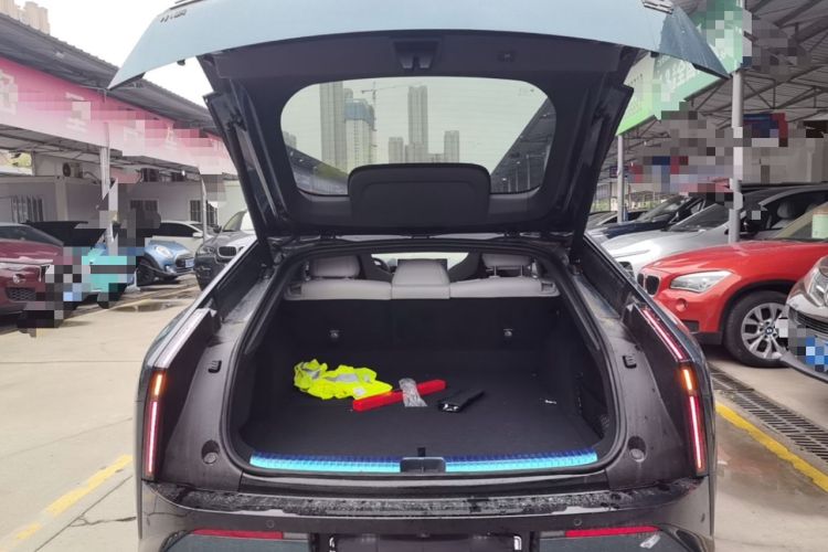 Used XPeng P7 2025 Model—702 Long Range Ultra Trunk