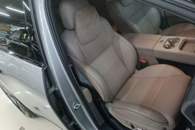 Used Li Auto i6 2025 Model Two-Wheel-Drive Standard Type