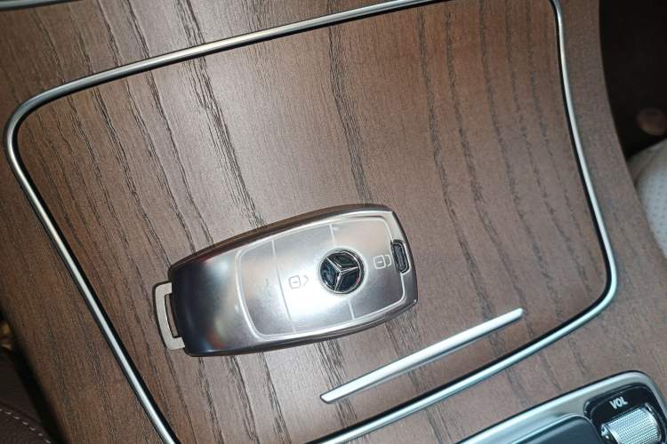 Used Mercedes-Benz E-Class 2023 Updated E 300 L Fashion Edition
