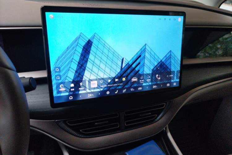 Used Denza D9 2022 DM-i 970 Four-Wheel Drive Prestige Model Audio And AC Panel