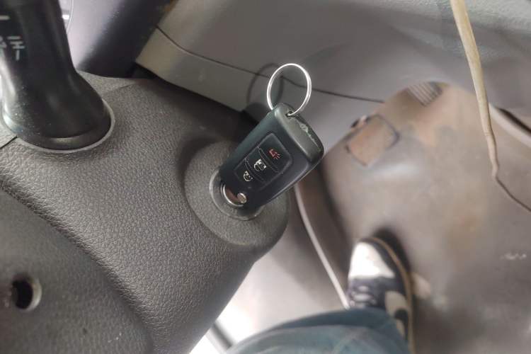 Used Foton Toano 2023 2.0T Automatic Urban Edition Short Wheelbase Mid-Height Design with Single Rear Tire—Available in 5/6/9-Seater Configurations
