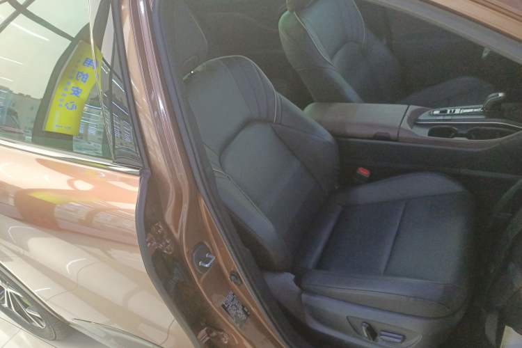 Used Toyota Crown 2023 2.5L SportCross HEV Two-Wheel Drive Prestige Edition