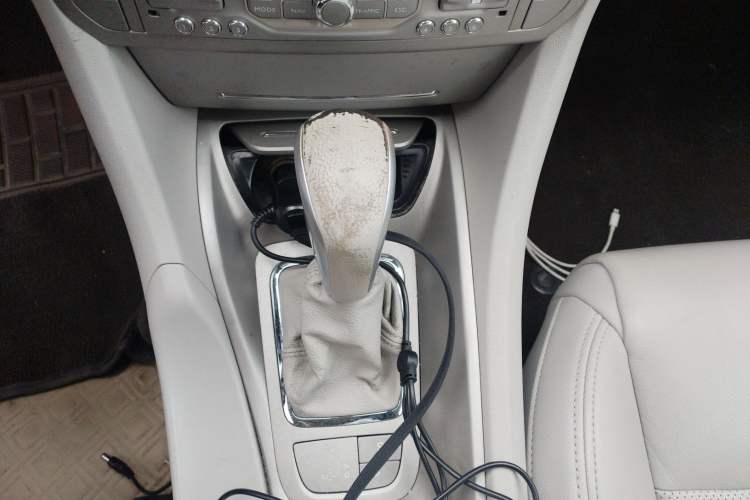 Used Citroen C5 2010 2.3L Automatic Luxury Edition Gear Lever