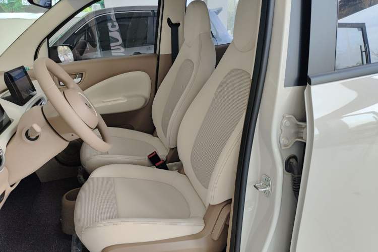 Used Wuling Hongguang MINIEV 2025 Four-Door Version Zhenxiang+ Edition Left Front Seat