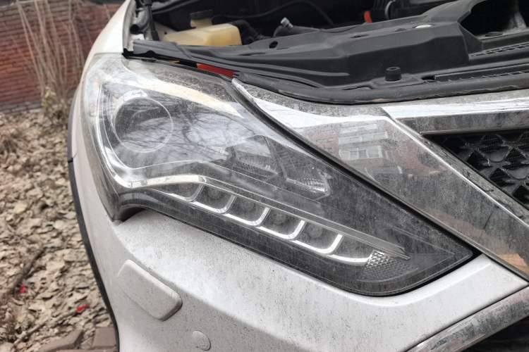 Used BYD Tang New Energy 2015 2.0T Four-Wheel-Drive Flagship Model Right Front Headlight