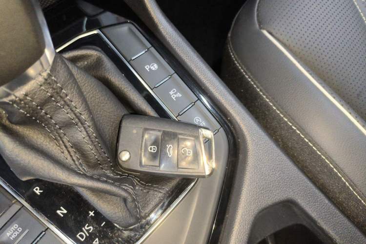 Used Volkswagen Tiguan L 2022 330TSI Automatic Two-Wheel Drive R-Line Enhanced Edition