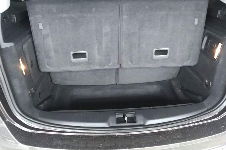 Used Volkswagen Sharan 2018 380TSI Comfort Edition 7-Seater Trunk