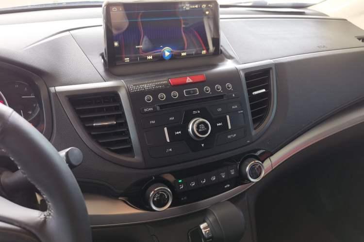 Used Honda CR-V 2016 2.0L two-wheel drive Urban Edition Audio And AC Panel