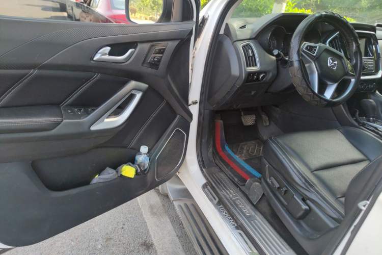 Used JMC Yusheng S350 2018 2.0T Automatic All-Wheel Drive Diesel Luxury Version with Sunroof 5 Seats
