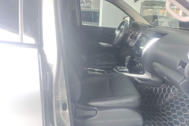 Used Nissan Terra 2018 2.5L Automatic 4x4 Luxury Edition