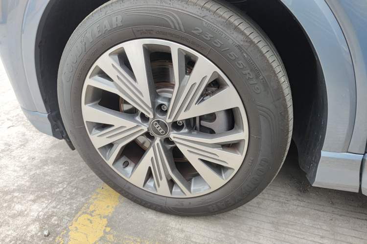 Used Audi Q4 e-tron 2024 40 e-tron Adventure Edition Left Front Wheel Hub