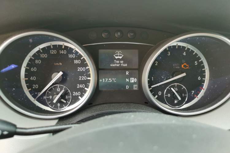 Used Mercedes-Benz R-Class 2011 R 300 L Business Model Instrument Cluster