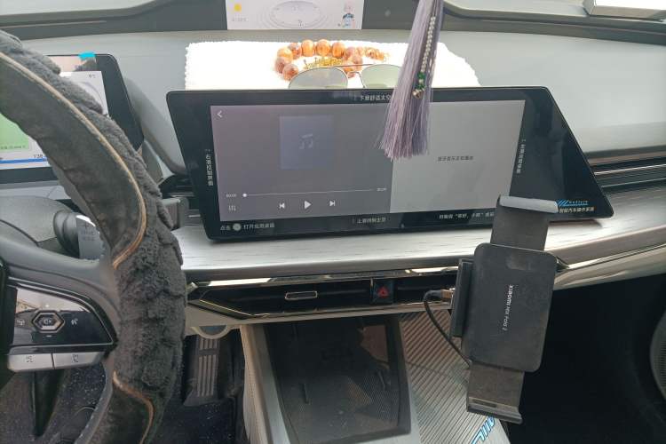 Used CHANGAN OSHAN Z6 New Energy 2022 Blue Whale iDD 150KM Flagship PLUS Smart Parking Edition Audio And AC Panel