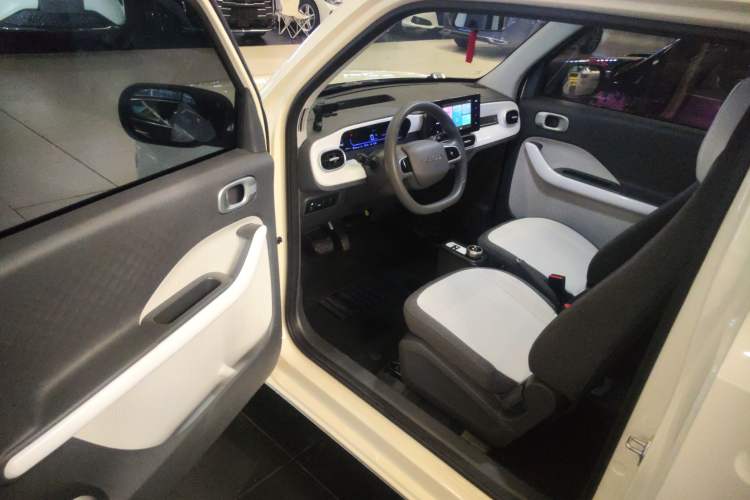 Used Geely Galaxy Panda 2025 210 km – Yuanqi Bear Driver Seat