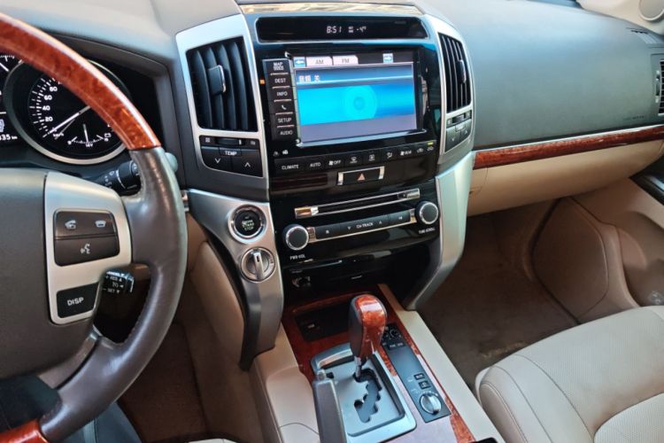 Used Toyota Land Cruiser 2012 4.6L Automatic VX-R
