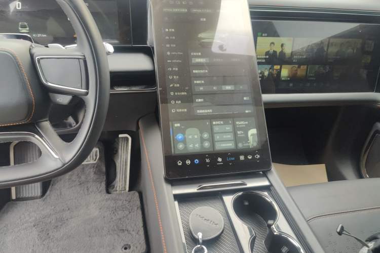 Used HiPhi X 2021 Flagship Edition 6-Seater Audio And AC Panel