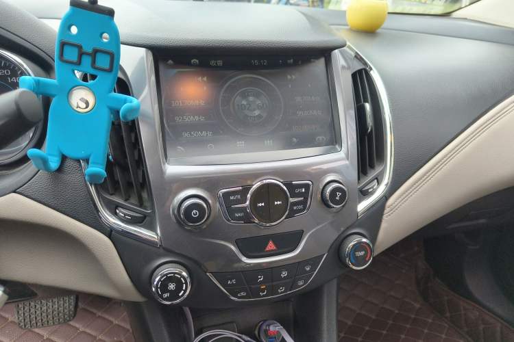 Used Chevrolet Cruze 2015 1.4T DCG Luxury Edition Audio And AC Panel