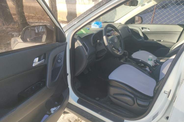 Used Hyundai ix25 2015 1.6L Automatic Two-Wheel Drive Smart GLS Trim Driver Seat