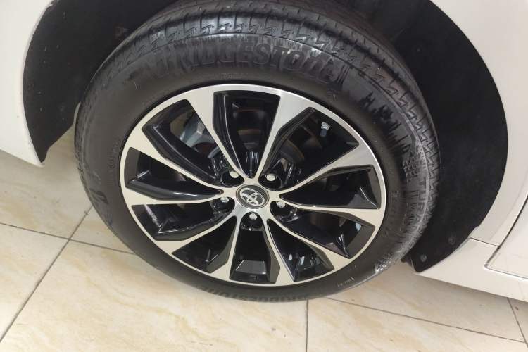 Used Toyota Avalon 2022 2.5L Luxury Edition Right Rear Wheel Hub