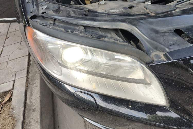 Used Volvo S80L 2011 2.0T ZhiZun Edition Right Front Headlight