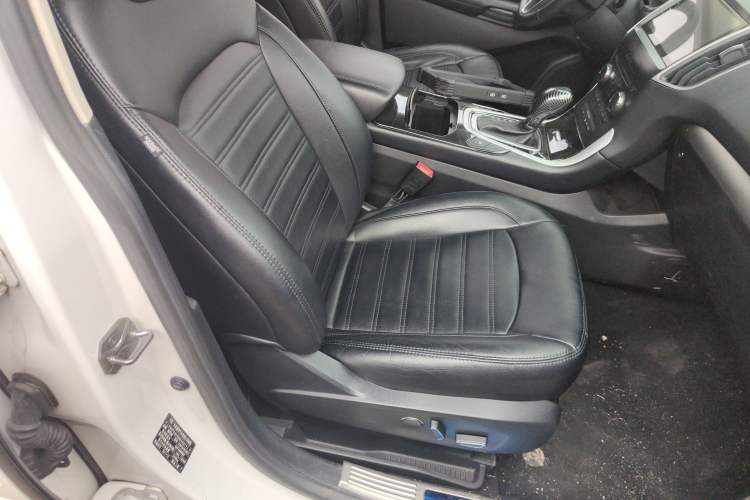 Used Ford Edge 2018 EcoBoost 245 Two-Wheel-Drive Platinum Edition 7-Seater China V Emission Standard
