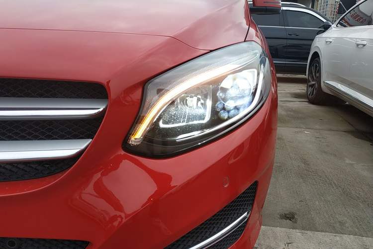 Used Mercedes-Benz B-Class 2019 B 200 Fashion Model Left Front Headlight