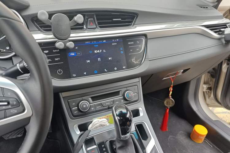 Used Geely Auto Emgrand 2019 Leading Edition 1.5L CVT Luxury Model China V Standard
