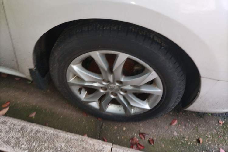 Used Peugeot 508 2015 1.6THP Automatic Prestige Edition Right Front Wheel Hub