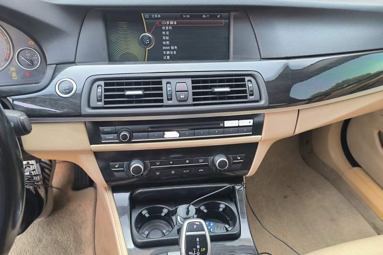 Used BMW 5 Series 2011 535Li Leading Model
