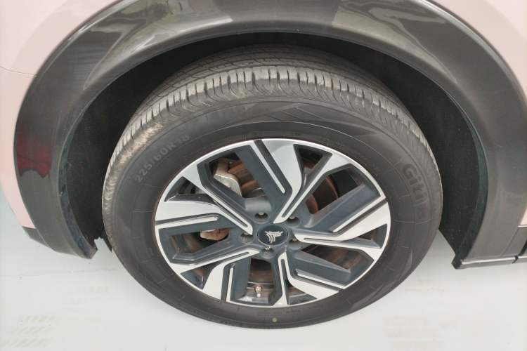 Used NETA U 2022 Zhi 400 Lithium-Nickel-Manganese-Cobalt Energy System
