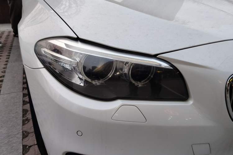 Used BMW 5 Series 2014 520Li Elegant Model
