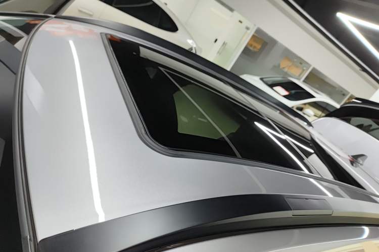 Used Toyota Corolla Cross 2024 2.0L Smart Electric Hybrid Dual-Engine Flagship Version Roof